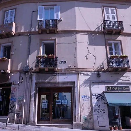 Downtown - Piazza Martiri Apartmán Cagliari