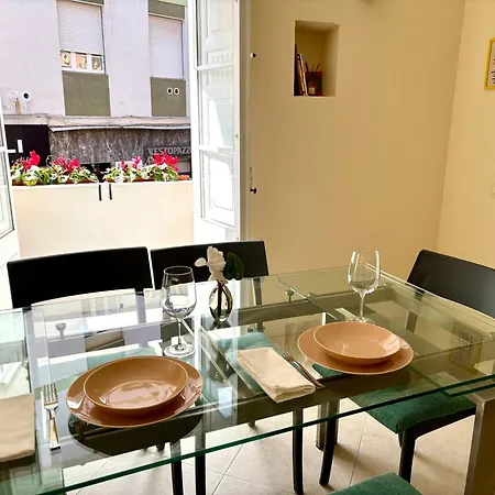 Downtown - Piazza Martiri דירה קליארי